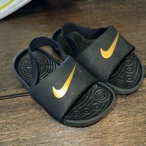 Nike Kawa Baby Toddler Slides‎ Sandals Black & Gold size 7C